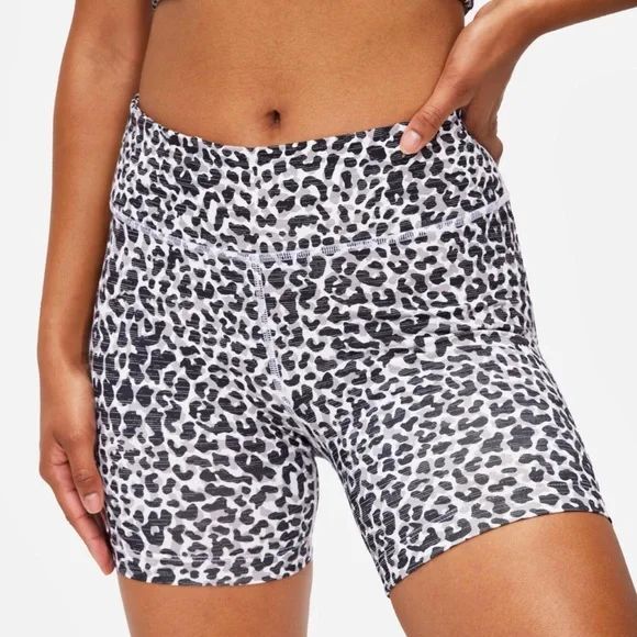 OUTDOOR VOICES Athletic Mini Shorts Size S Snow Leopard Print EUC B10 - Picture 2 of 5